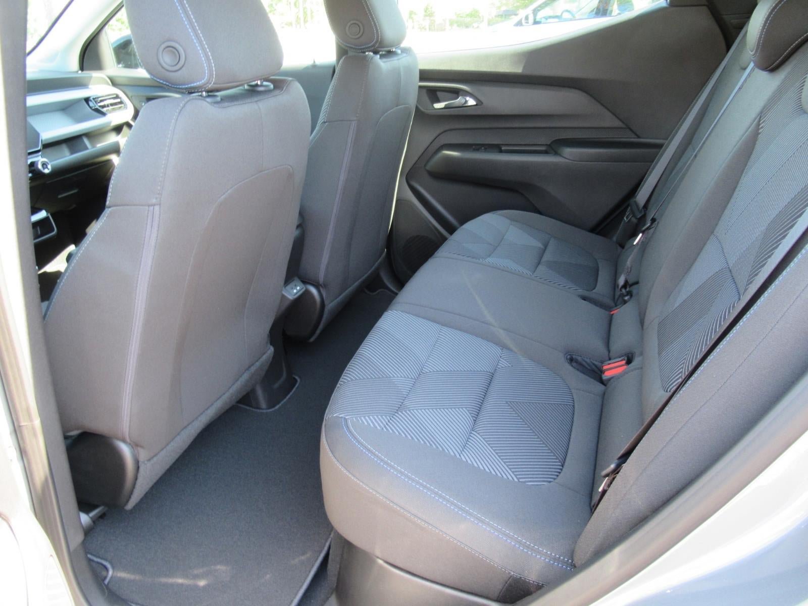 New 2027 Chevrolet Bolt LT w/ Comfort Package FWD image 30
