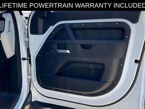 Used 2025 Land Rover Defender 110 S image 20