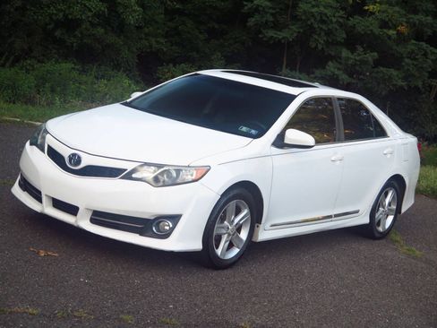 Used 2013 Toyota Camry SE FWD image 21