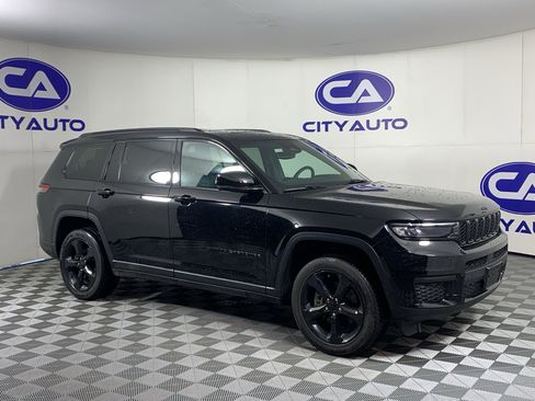 Used 2023 Jeep Grand Cherokee L Laredo AWD/4WD image 1