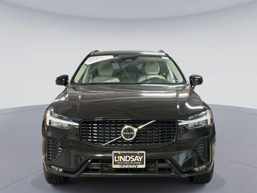 Used 2023 Volvo XC60 B5 Plus w/ Protection Package Premier AWD/4WD image 8