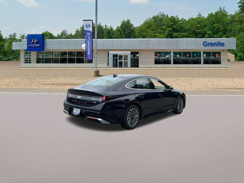 New 2026 Hyundai Sonata Limited FWD image 6