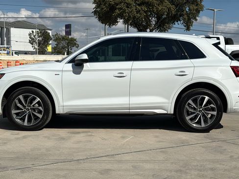 Certified 2024 Audi Q5 2.0T Premium w/ Convenience Package image 4