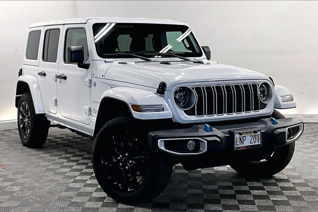 Used 2024 Jeep Wrangler Unlimited Sahara AWD/4WD image 11