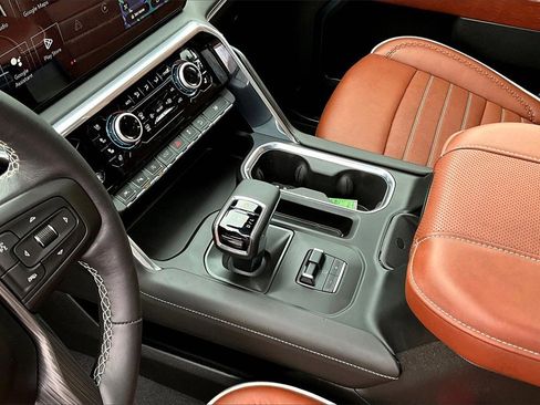 Used 2024 GMC Sierra 1500 Denali Ultimate image 17