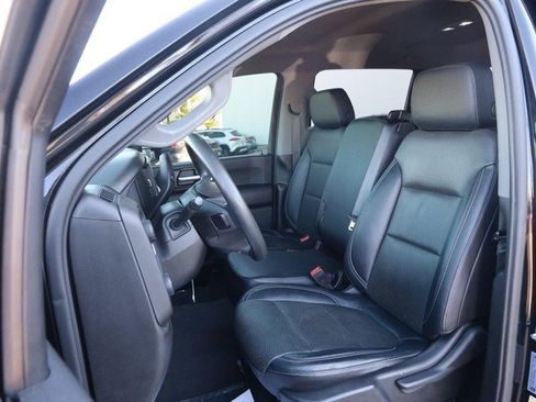 Used 2021 Chevrolet Silverado 2500 Custom w/ Custom Value Package image 7