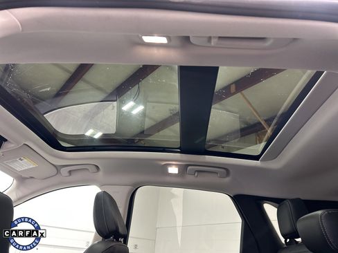 Used 2022 Ford Escape Titanium image 30