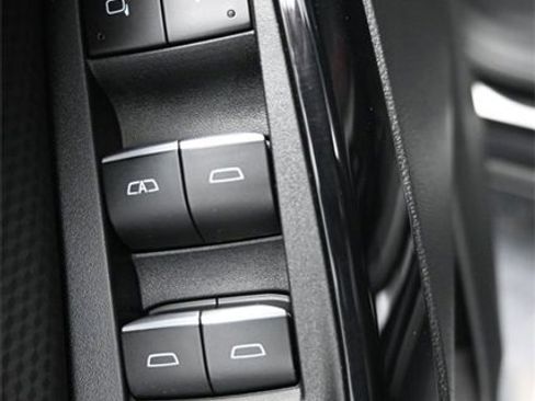 Used 2025 Chevrolet Equinox RS w/ Safety and Technology Package image 11