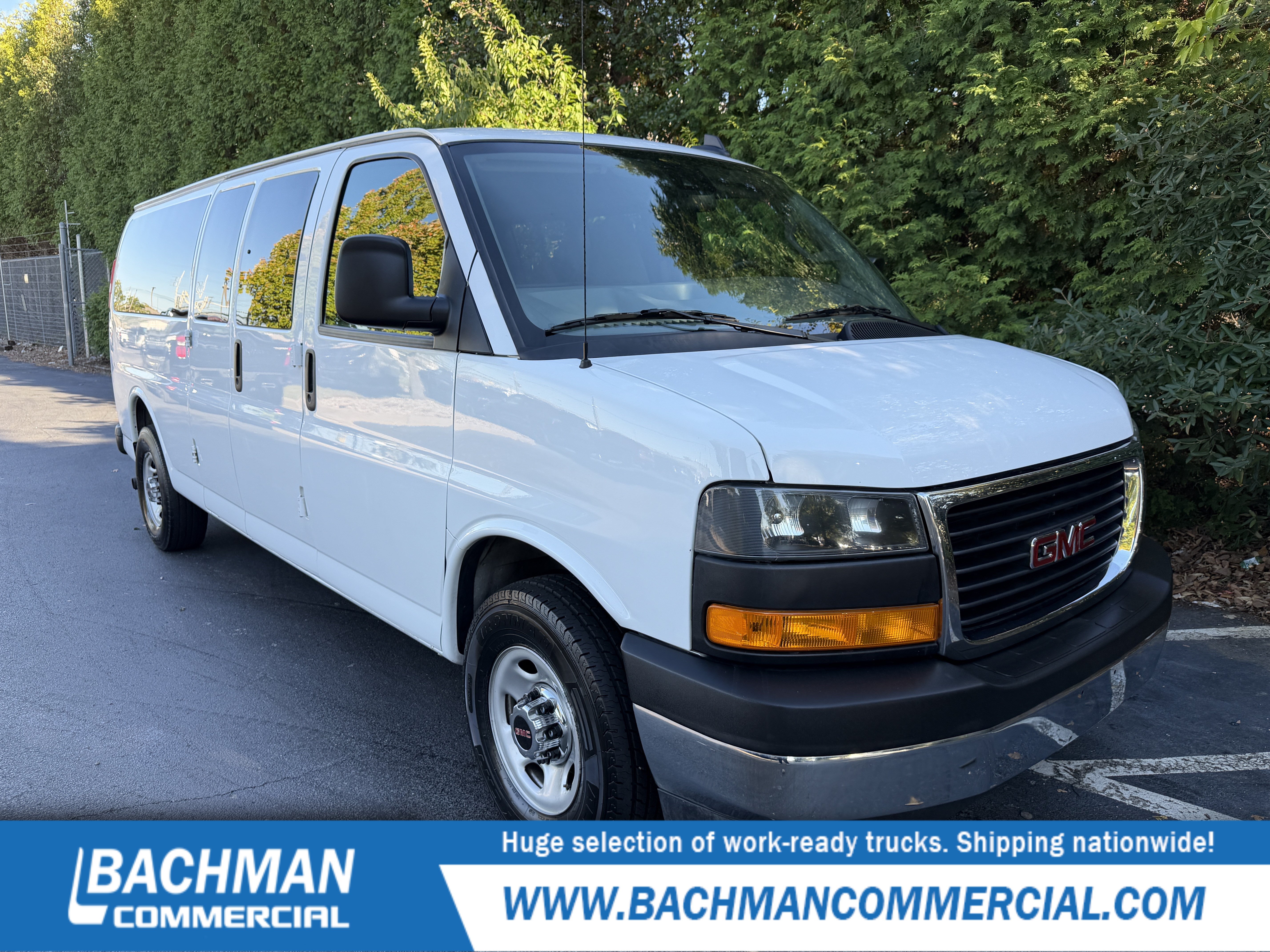 Used 2025 GMC Savana 3500 LT w/ LT Preferred Equipment Group RWD image 1