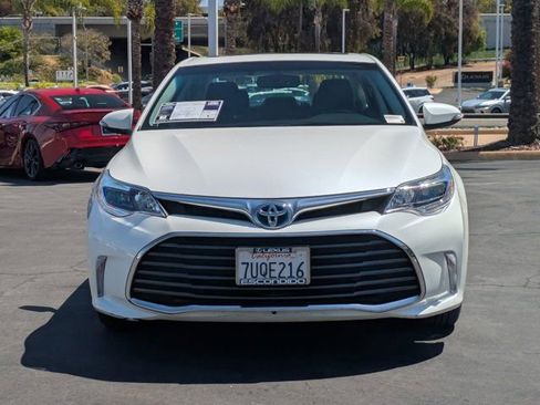 Used 2016 Toyota Avalon XLE Premium w/ Preferred Accessory Package FWD image 2