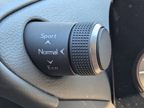 Used 2025 Lexus ES 300h w/ Premium Package image 13