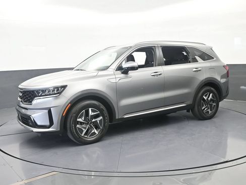 Used 2023 Kia Sorento EX w/ Panoramic Sunroof Package FWD image 2