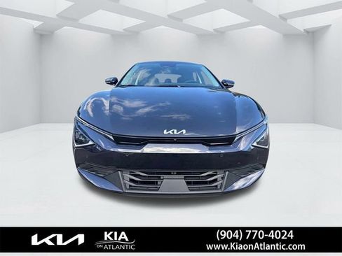 New 2025 Kia EV6 Light w/ Light LR Technology Package image 2