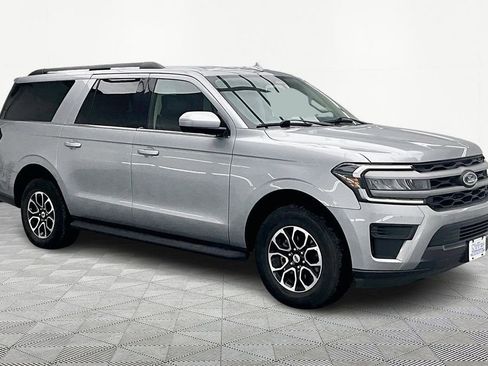 Used 2024 Ford Expedition Max XLT image 12