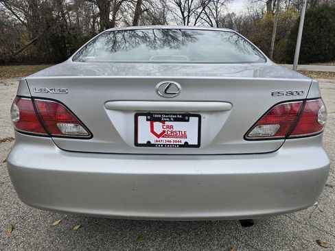 Used 2002 Lexus ES 330 w/ Premium Pkg FWD image 5