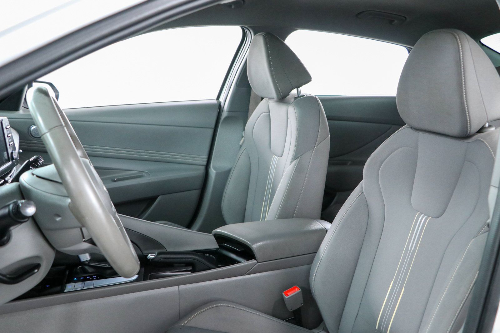 Used 2025 Hyundai Elantra Sport FWD image 23