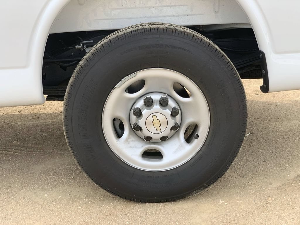 New 2025 Chevrolet Express 2500 w/ Driver Convenience Package RWD image 31