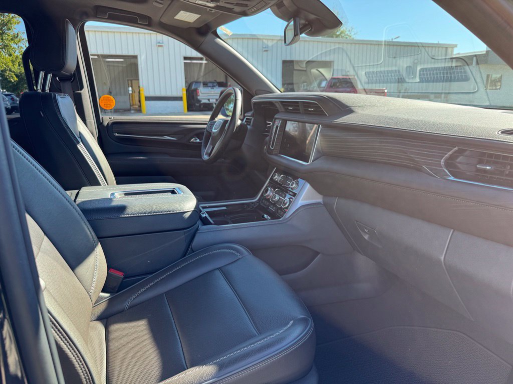 Used 2024 GMC Yukon Denali AWD/4WD image 12