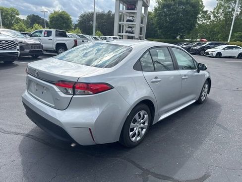 Used 2024 Toyota Corolla LE FWD image 4