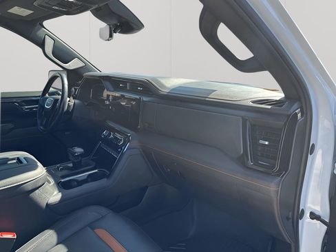 Used 2022 GMC Sierra 1500 AT4 w/ AT4 Premium Package image 14