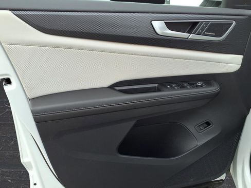 Used 2025 Volkswagen Atlas Cross Sport SEL Premium R-Line image 12