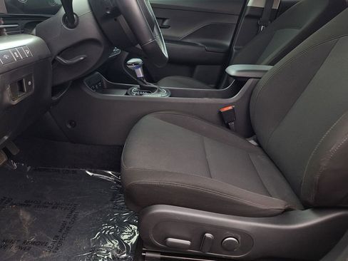 Certified 2024 Hyundai Kona SEL AWD/4WD image 11