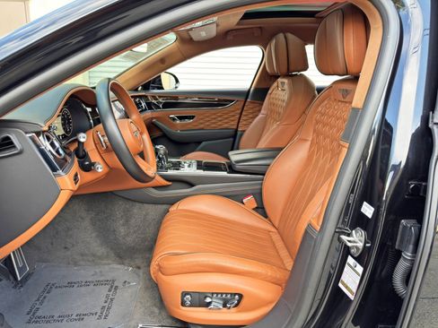 Used 2023 Bentley Flying Spur Azure AWD/4WD image 17