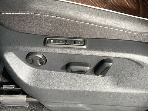 Used 2024 Volkswagen Tiguan SEL R-Line image 9