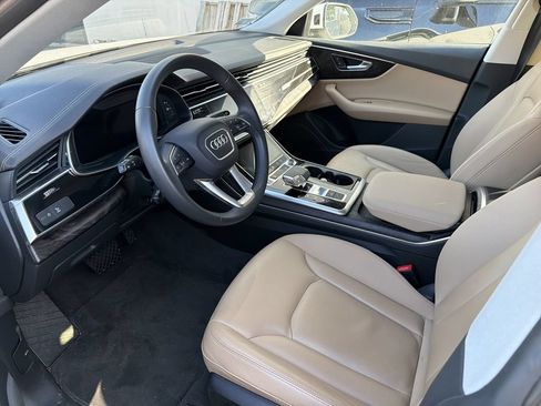 Used 2023 Audi Q8 Premium AWD/4WD image 5