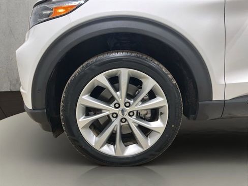 Used 2021 Ford Explorer Platinum w/ Premium Technology Package image 25