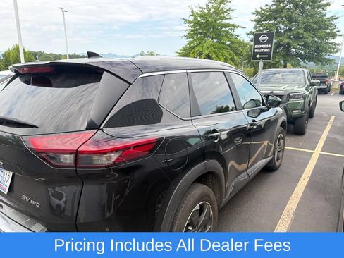 Used 2024 Nissan Rogue SV w/ SV Premium Package AWD/4WD image 3