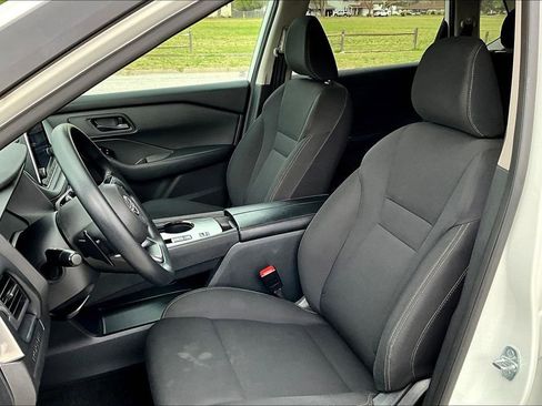 Used 2024 Nissan Rogue S image 23