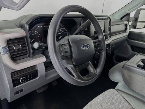 Used 2024 Ford F250 XLT image 9