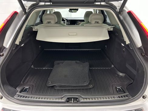 Used 2020 Volvo V90 T6 Cross Country AWD/4WD image 33