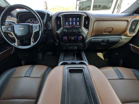 Used 2021 Chevrolet Silverado 2500 High Country w/ Z71 Off-Road Package image 15