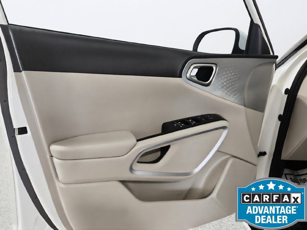 Used 2022 Kia Soul LX FWD image 28