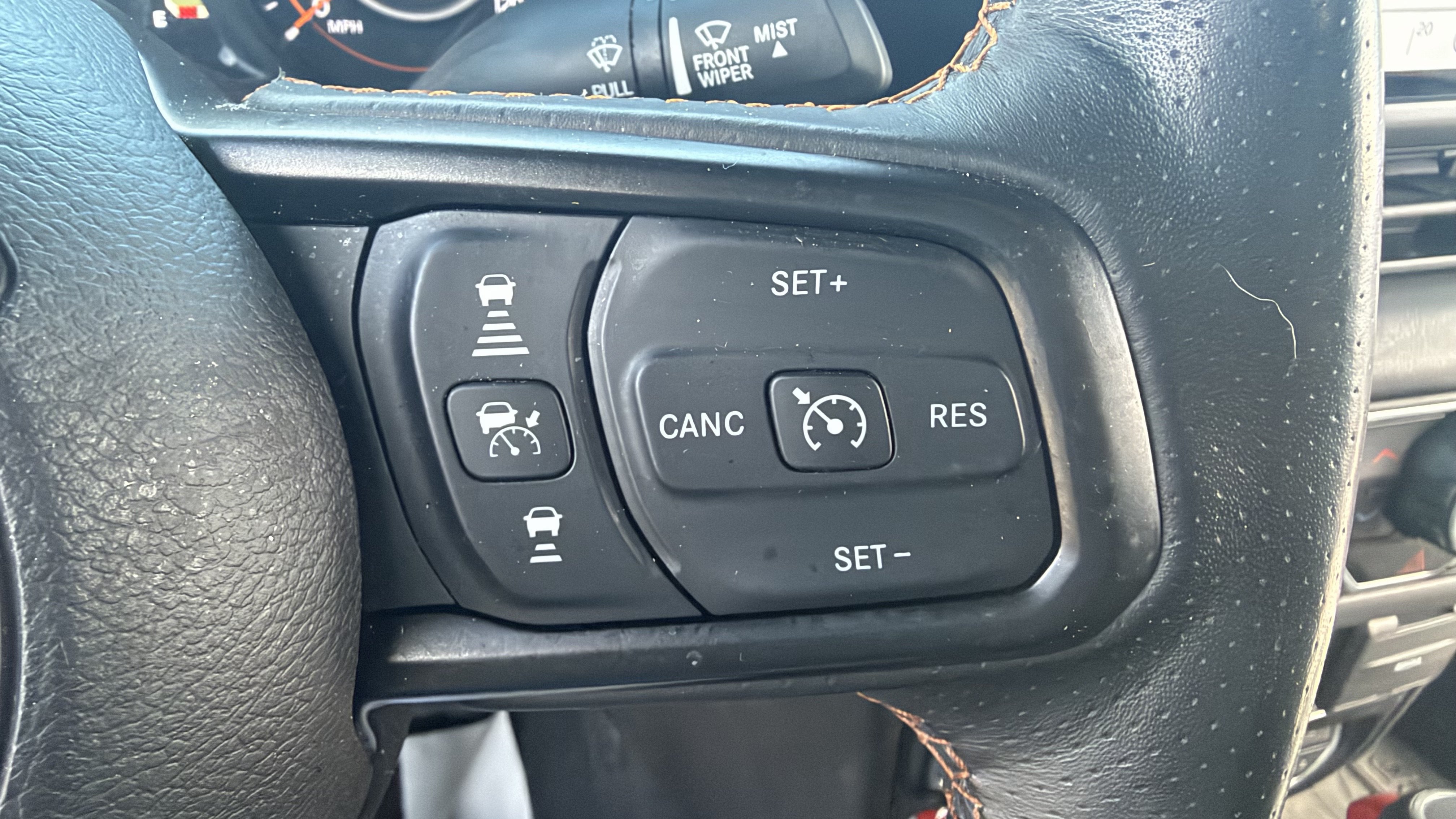 Used 2024 Jeep Gladiator Mojave AWD/4WD image 25