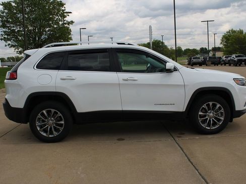 Used 2019 Jeep Cherokee Latitude Plus w/ Comfort/Convenience Group AWD/4WD image 4