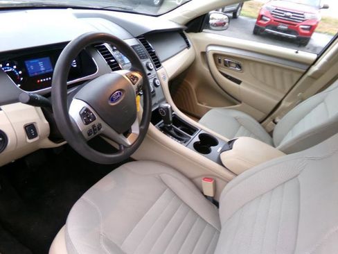 Used 2016 Ford Taurus SE FWD image 12