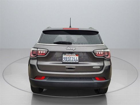 Used 2022 Jeep Compass Latitude image 7