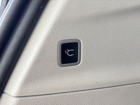 Used 2022 Chrysler Pacifica Limited image 19