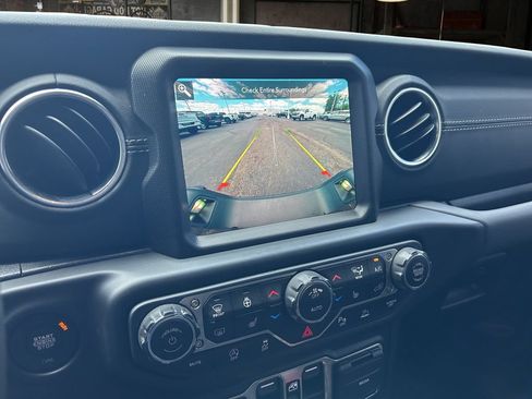 Used 2021 Jeep Gladiator Overland AWD/4WD image 25