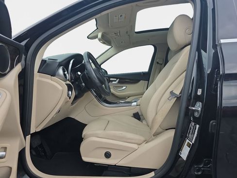 Used 2019 Mercedes-Benz GLC 300 4MATIC image 12