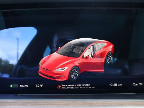 Used 2022 Tesla Model S image 45