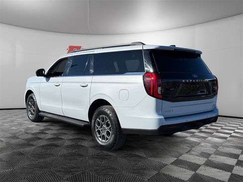 Used 2025 Ford Expedition Max Active image 3