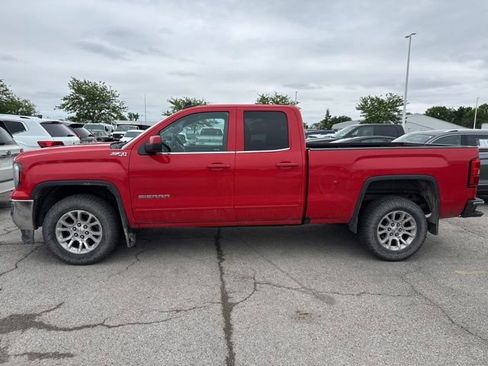 Used 2018 GMC Sierra 1500 SLE w/ SLE Value Package AWD/4WD image 3