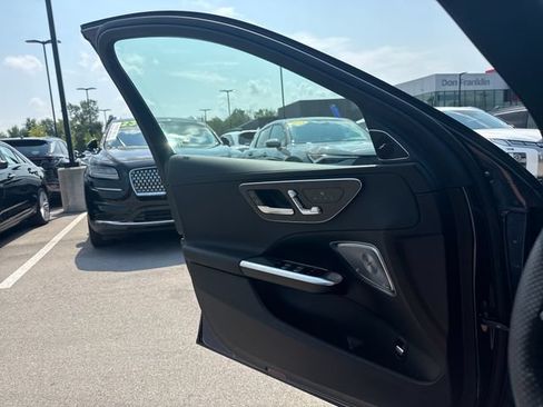 Used 2024 Mercedes-Benz C 300 4MATIC Sedan image 12