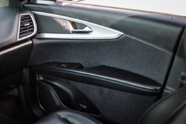 Used 2019 Lincoln Nautilus Premier AWD/4WD image 39
