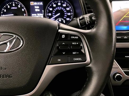 Used 2017 Hyundai Elantra Limited w/ Limited Tech Package 04 image 18