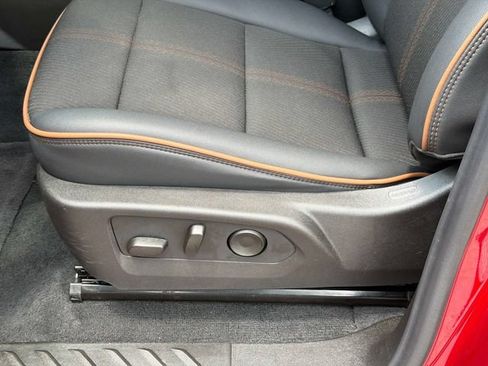 Used 2025 GMC Canyon AT4 AWD/4WD image 21